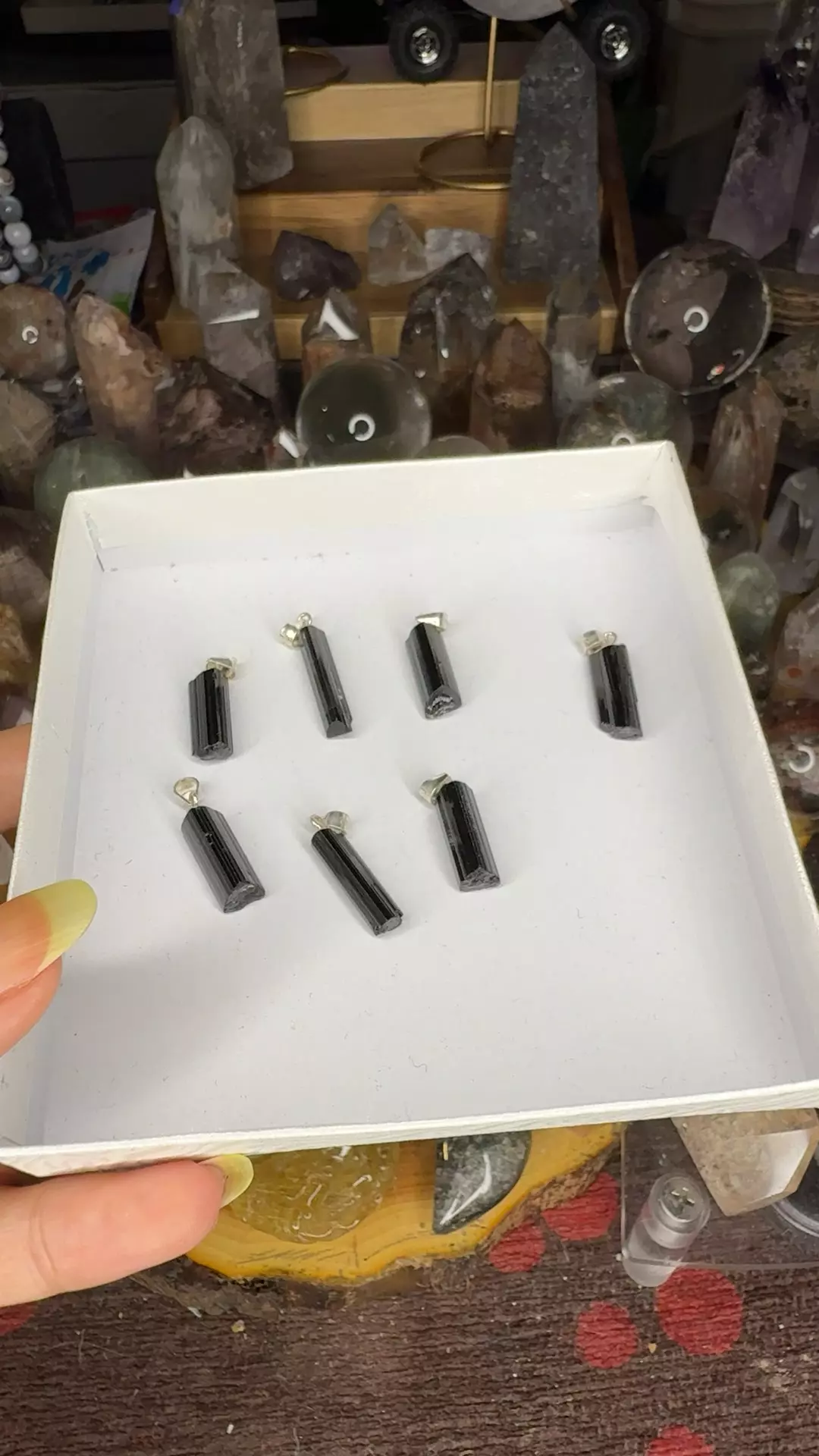 Tourmaline pendant (1) 15 thumbnail