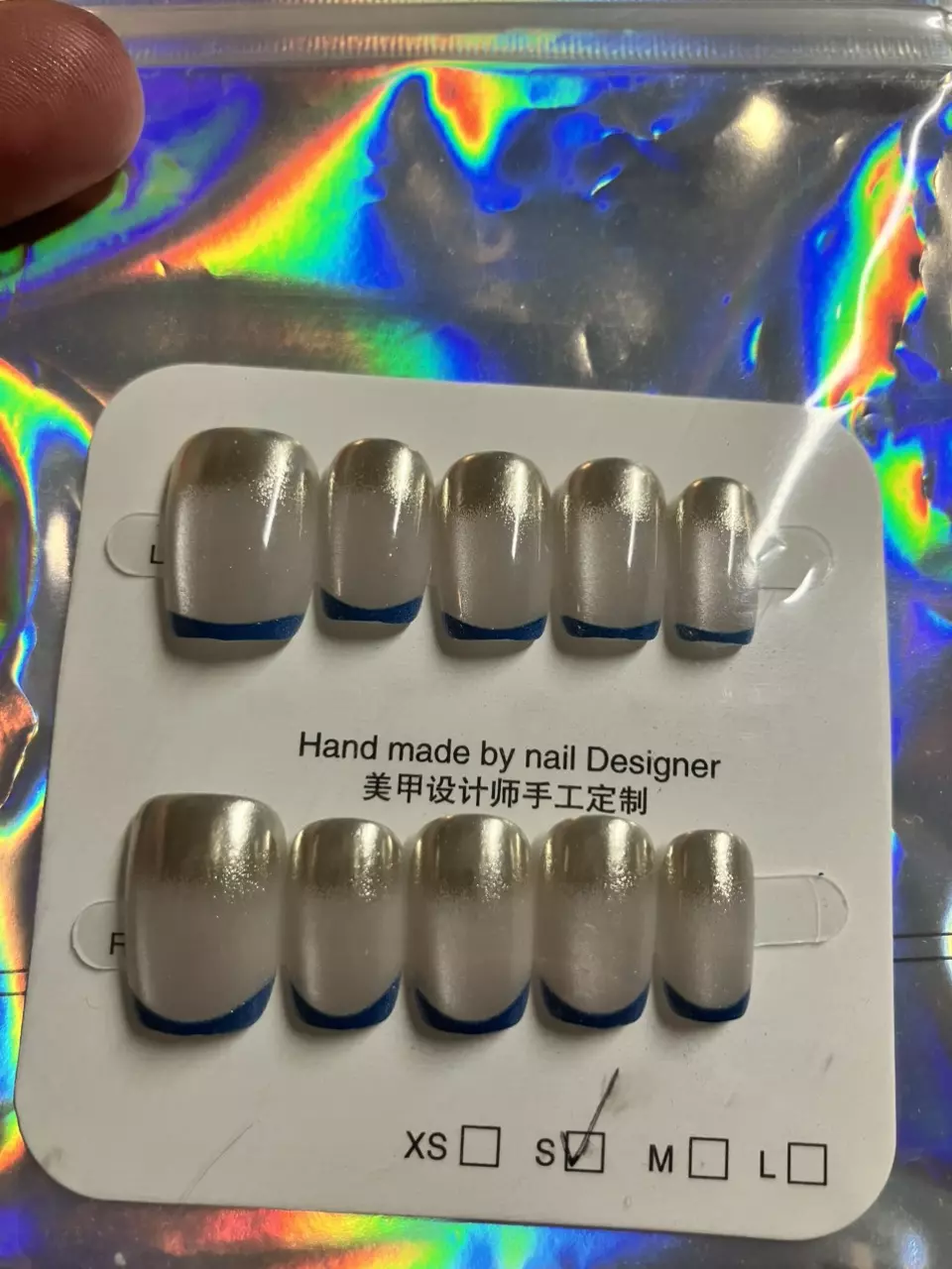 White chrome with cateye thumbnail