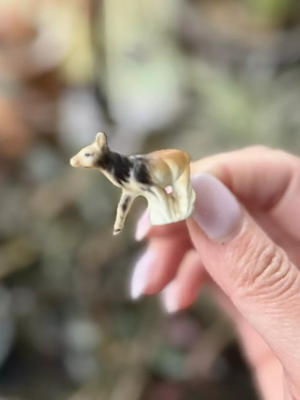 Mini ceramic doe thumbnail