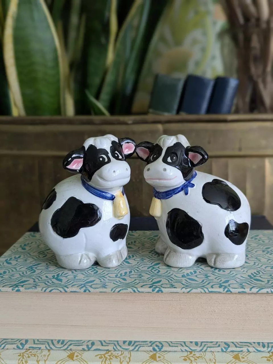 cow salt & pepper shakers thumbnail