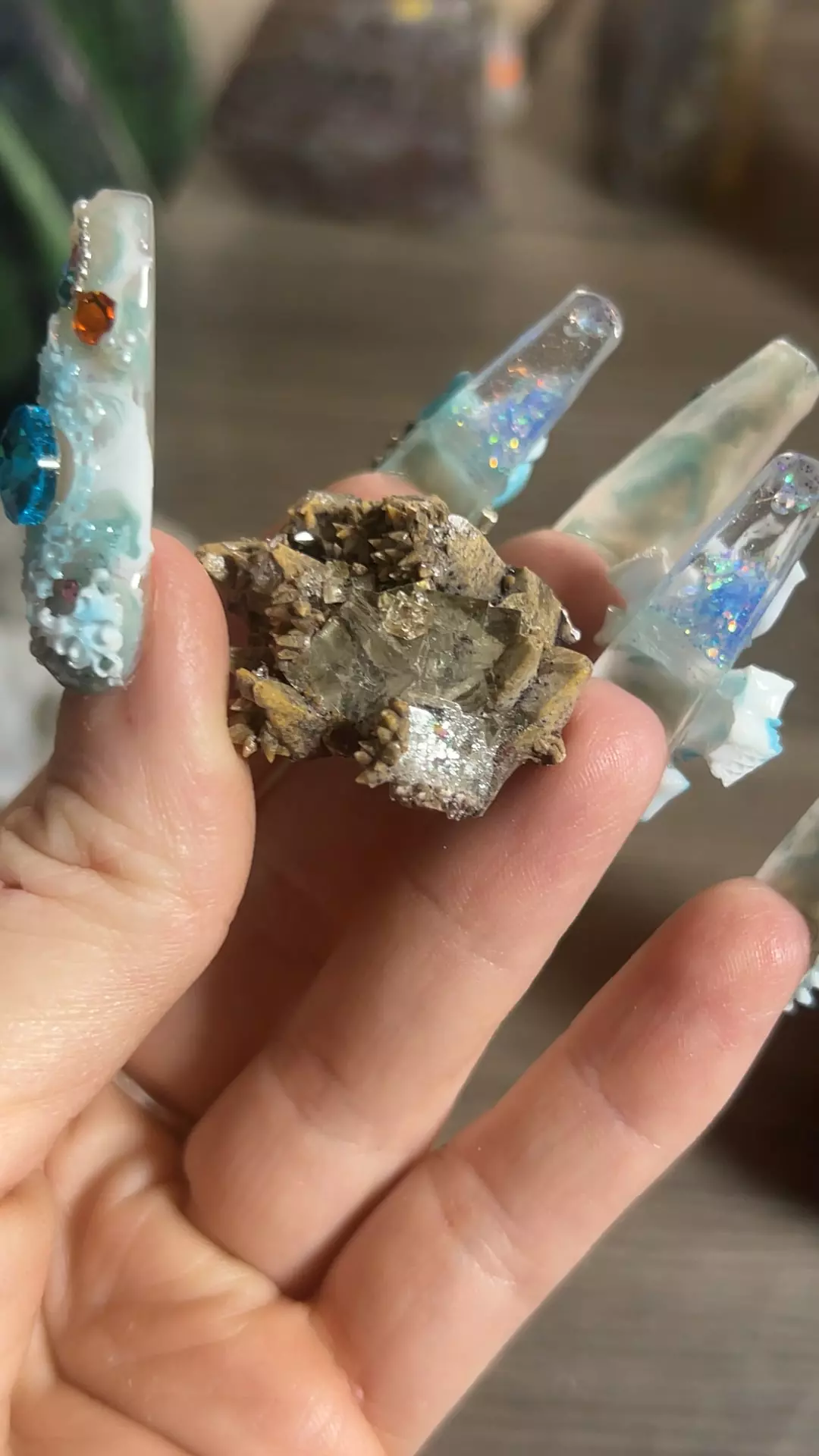 fluorite dogtooth thumbnail