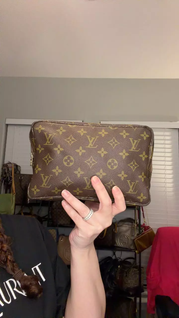 LV 23 a trousse thumbnail