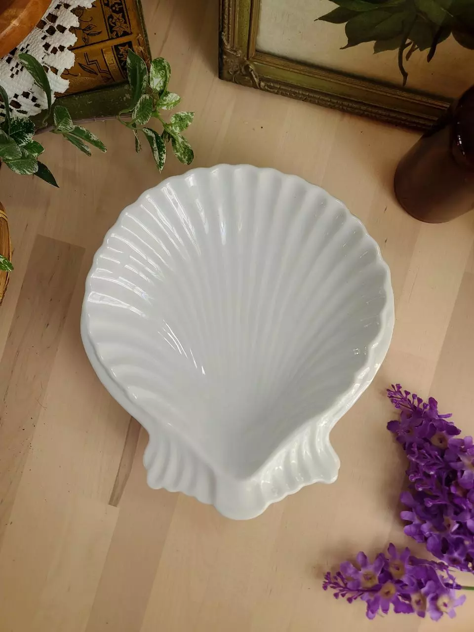 White Shell Dish/Bowl thumbnail