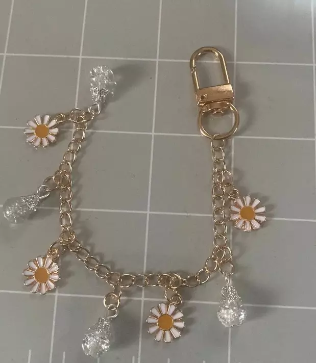 Daisy Bag Charm thumbnail