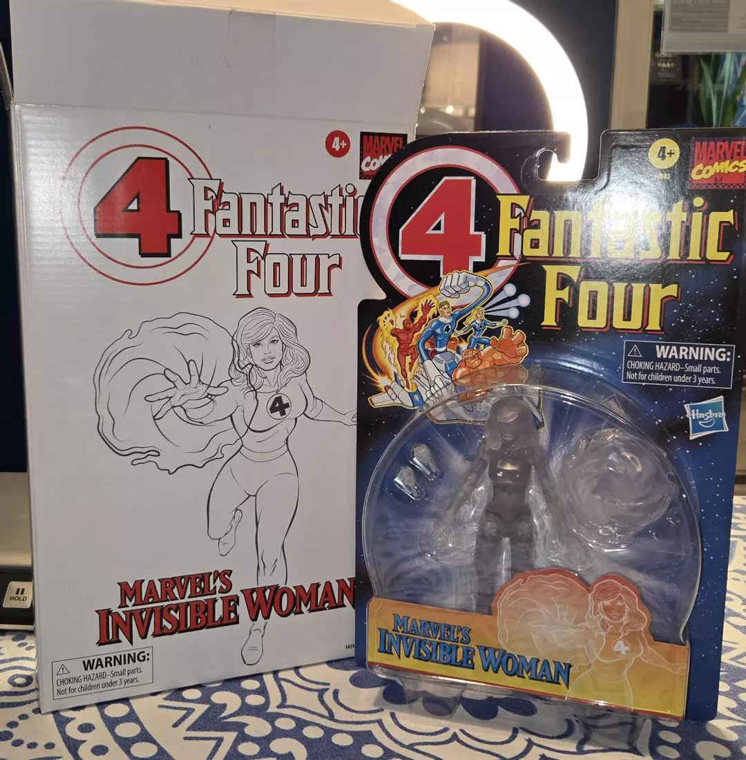 Marvel Legends Fantastic Four Invisible Woman NIB thumbnail