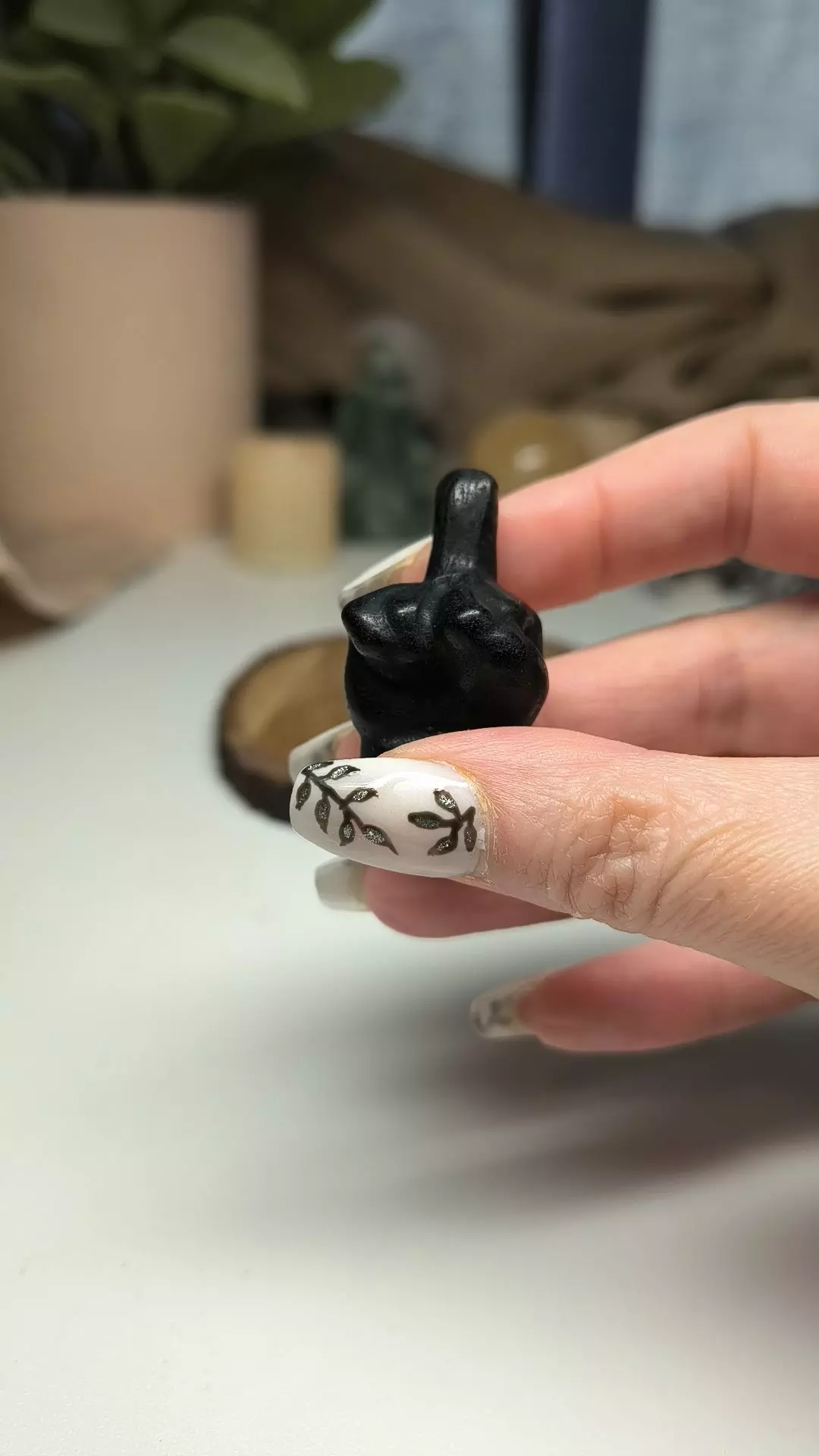 obsidian Middle finger thumbnail