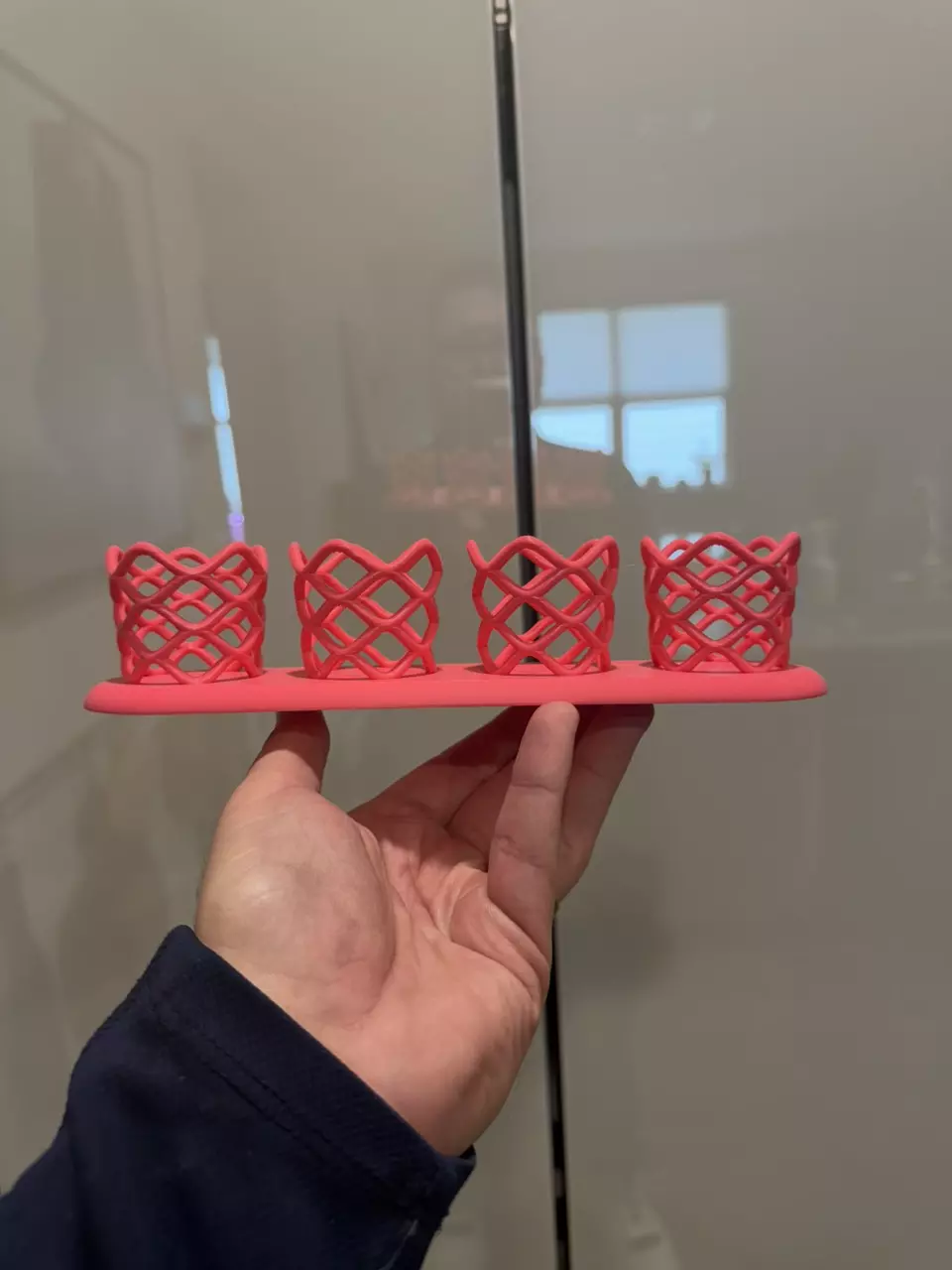 corm holder thumbnail