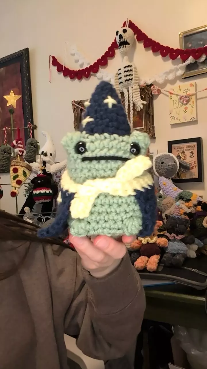 navy Wizard Frog thumbnail