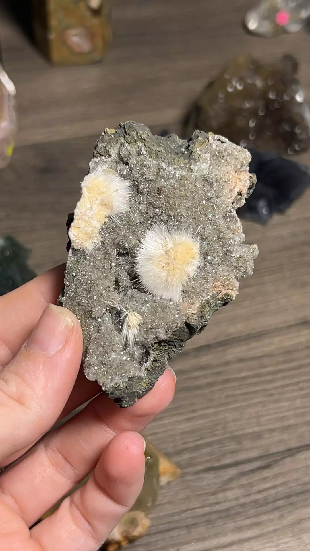 mesolite thomsonite thumbnail