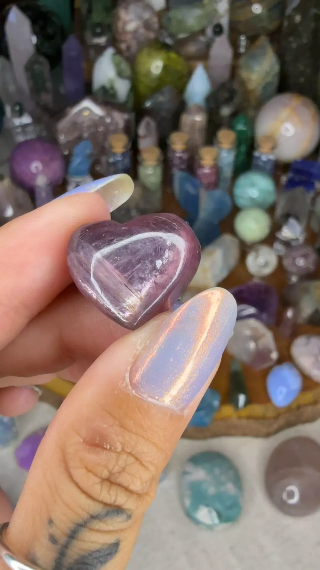 Gem lepidolite mini heart 28a thumbnail
