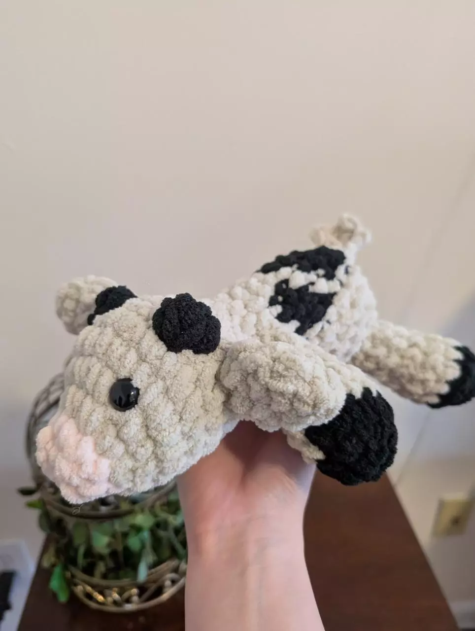 crochet Splooting Cow thumbnail