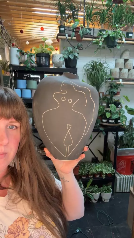 goddess vase thumbnail
