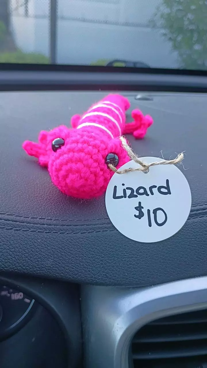 neon pink lizard thumbnail