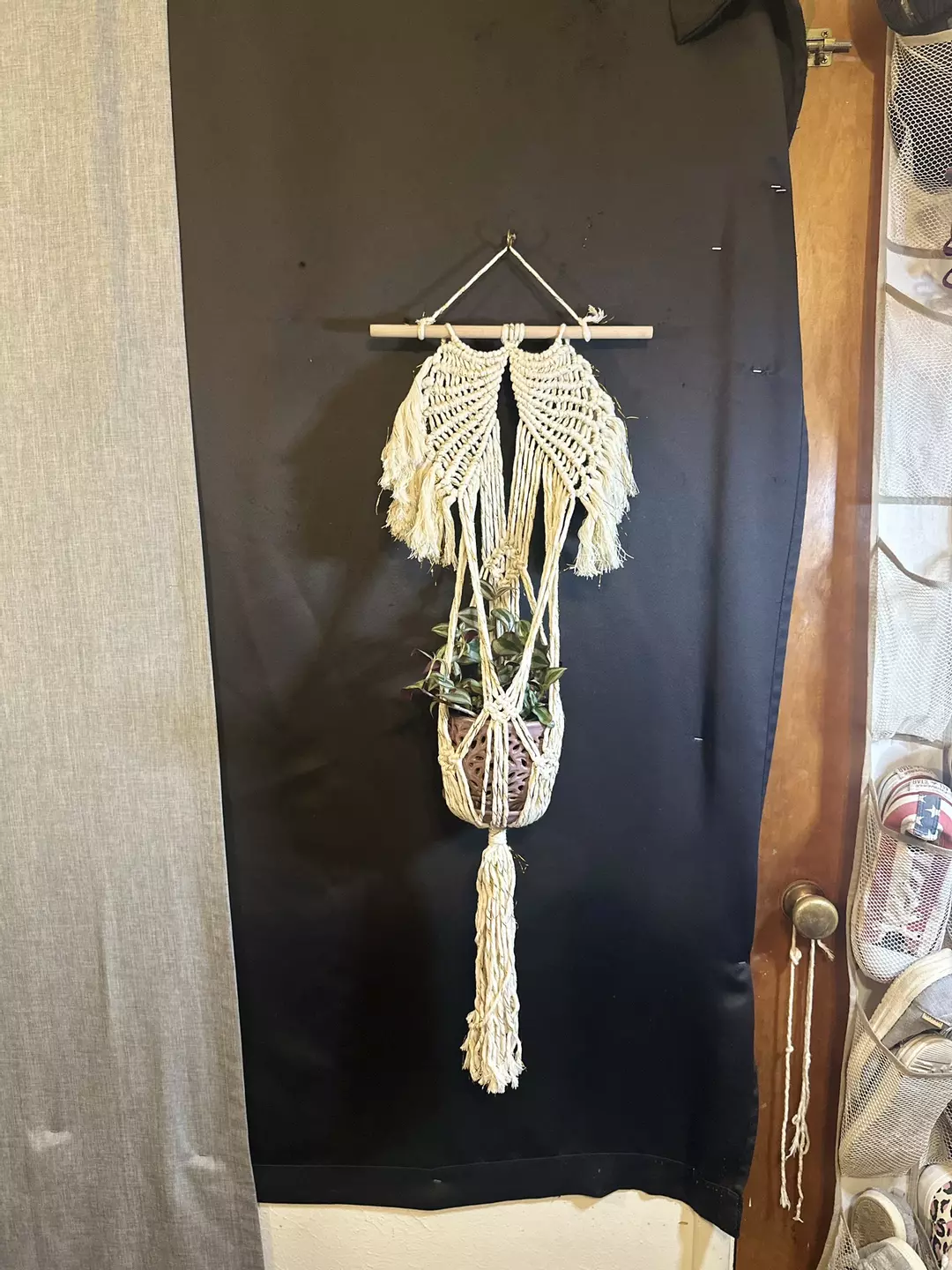  Angel wing Plant hanger holds 6to 8 inch pot thumbnail