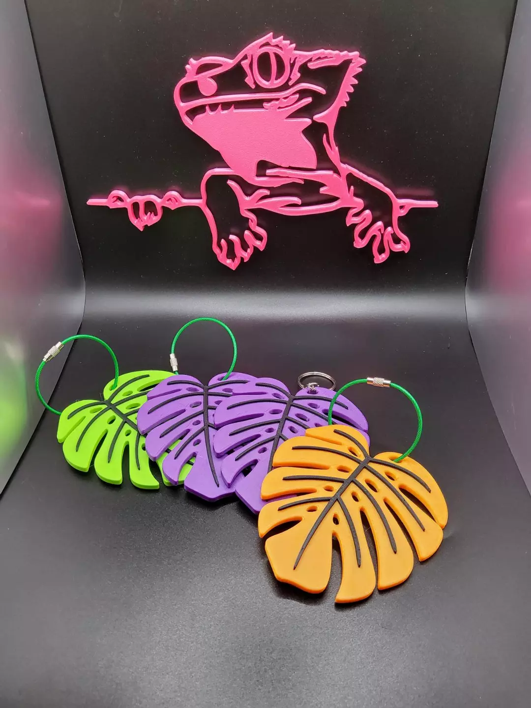 3d Printed Monstera KeyChains thumbnail