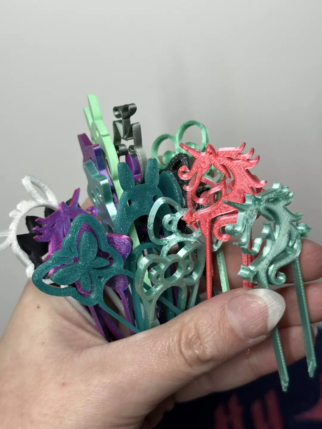 🎀(20-PACK) ‘BIG’ Prop Pins (assorted) thumbnail