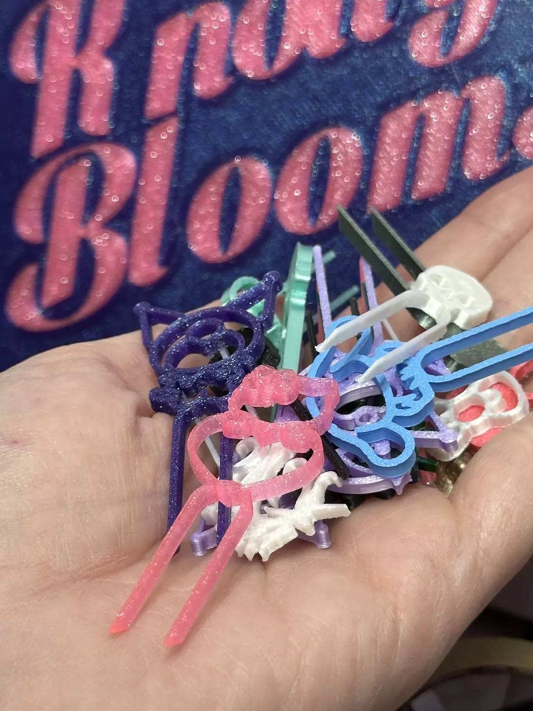 🎀(20-PACK) ‘TINY’ Prop Pins (assorted) thumbnail