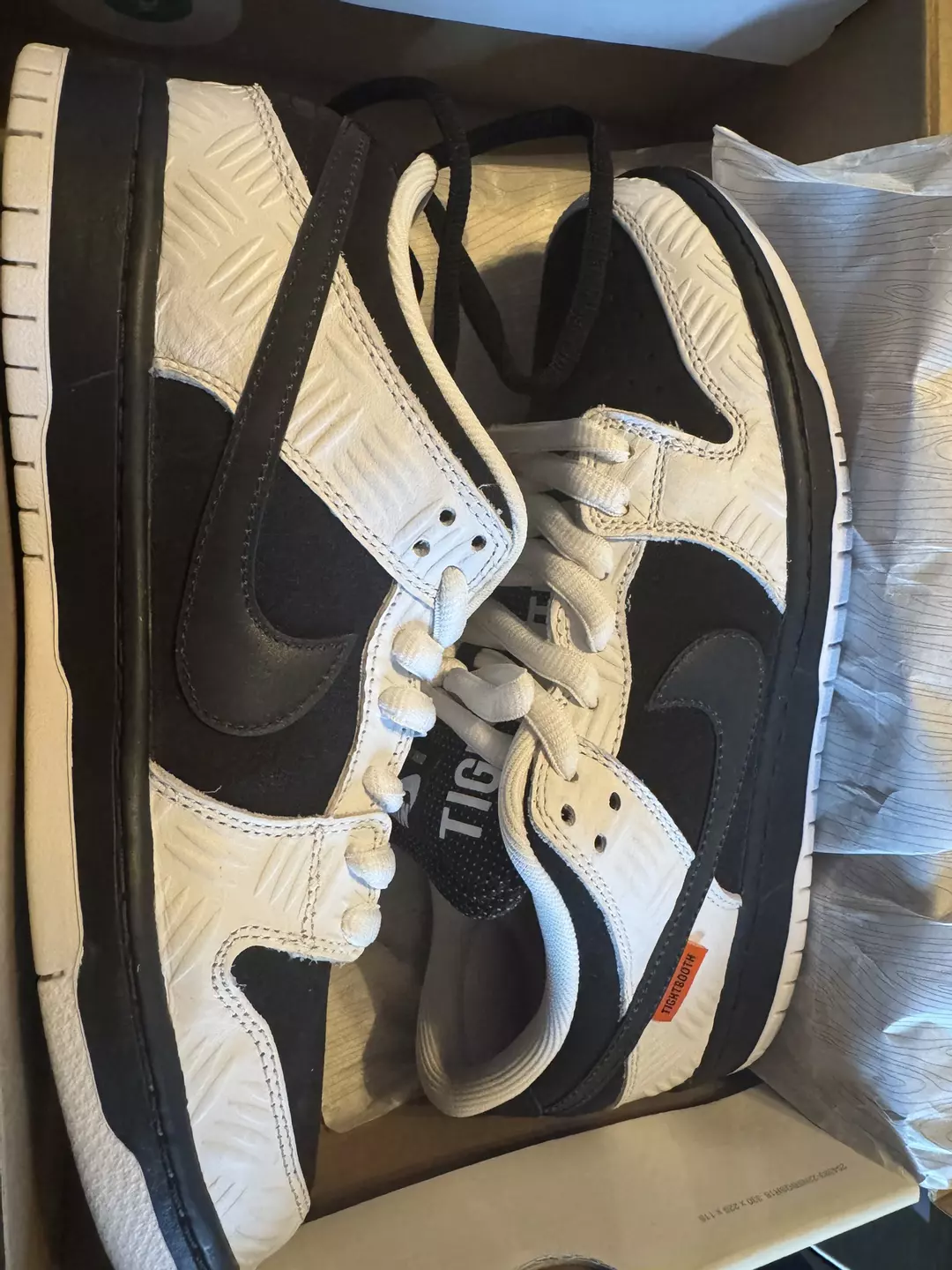 Nike SB Dunk Tightbooth Size 9.5 thumbnail