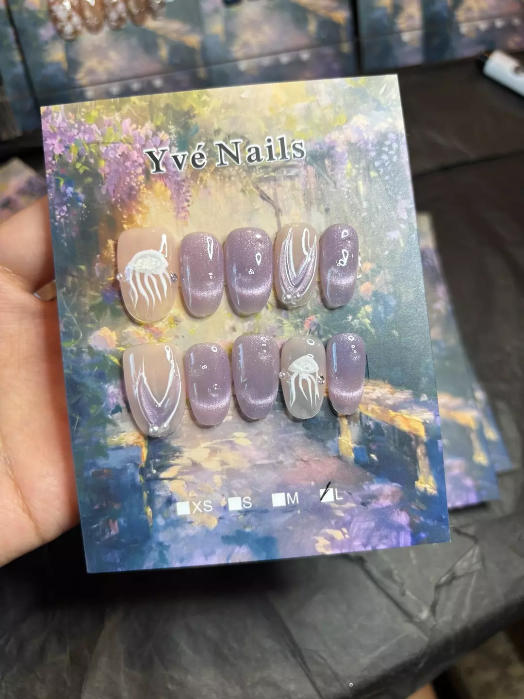 Size large thumbnail