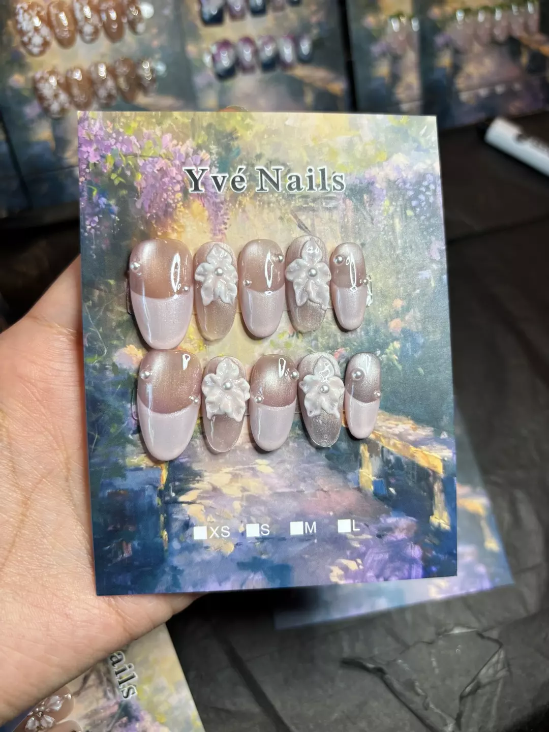 Size large thumbnail