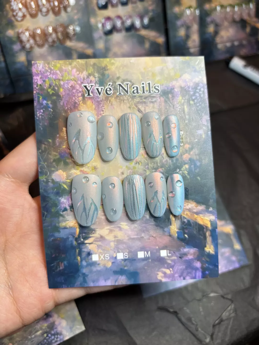 Size large thumbnail
