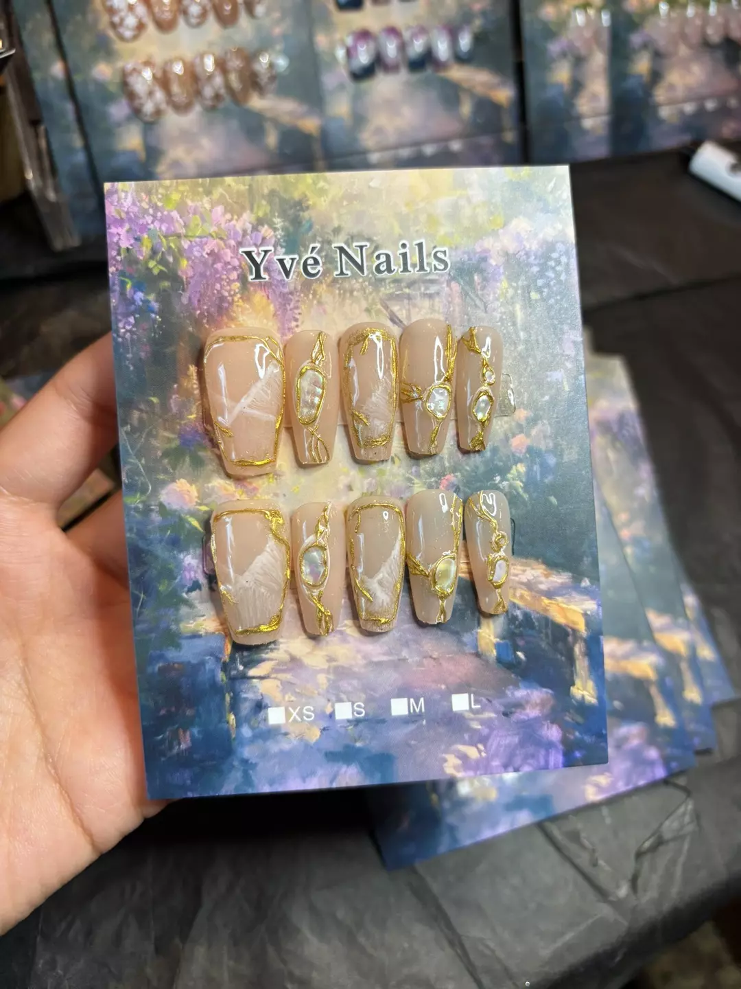 Size large thumbnail