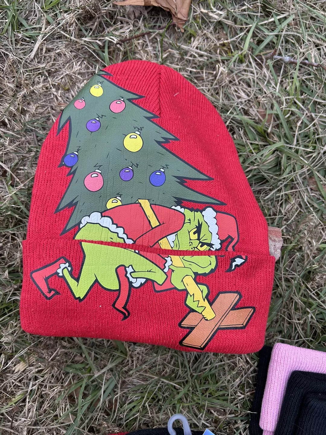 Grinch n tree beanie  thumbnail