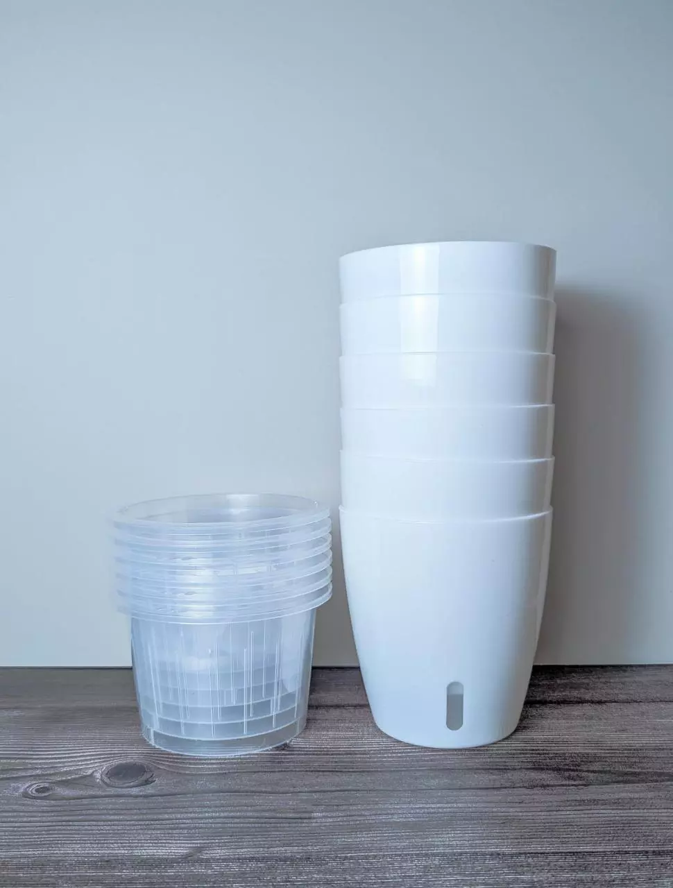 Set of 6 self watering pots - white 4" diameter thumbnail