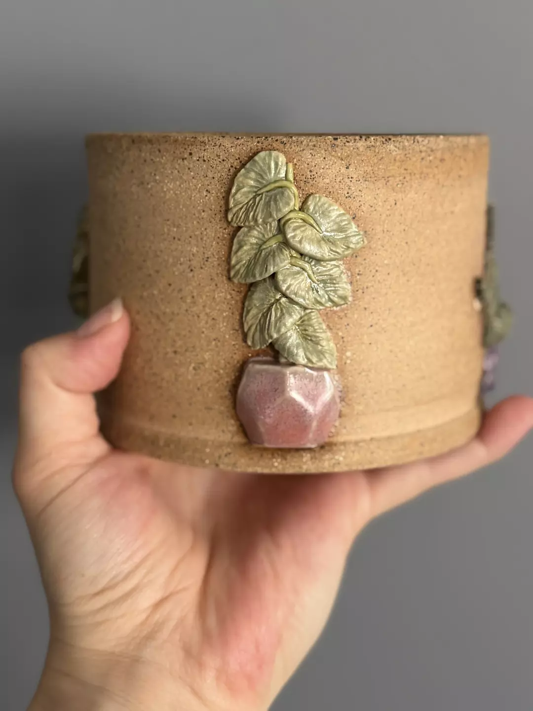 Cache style (no hole) sculpted pot thumbnail
