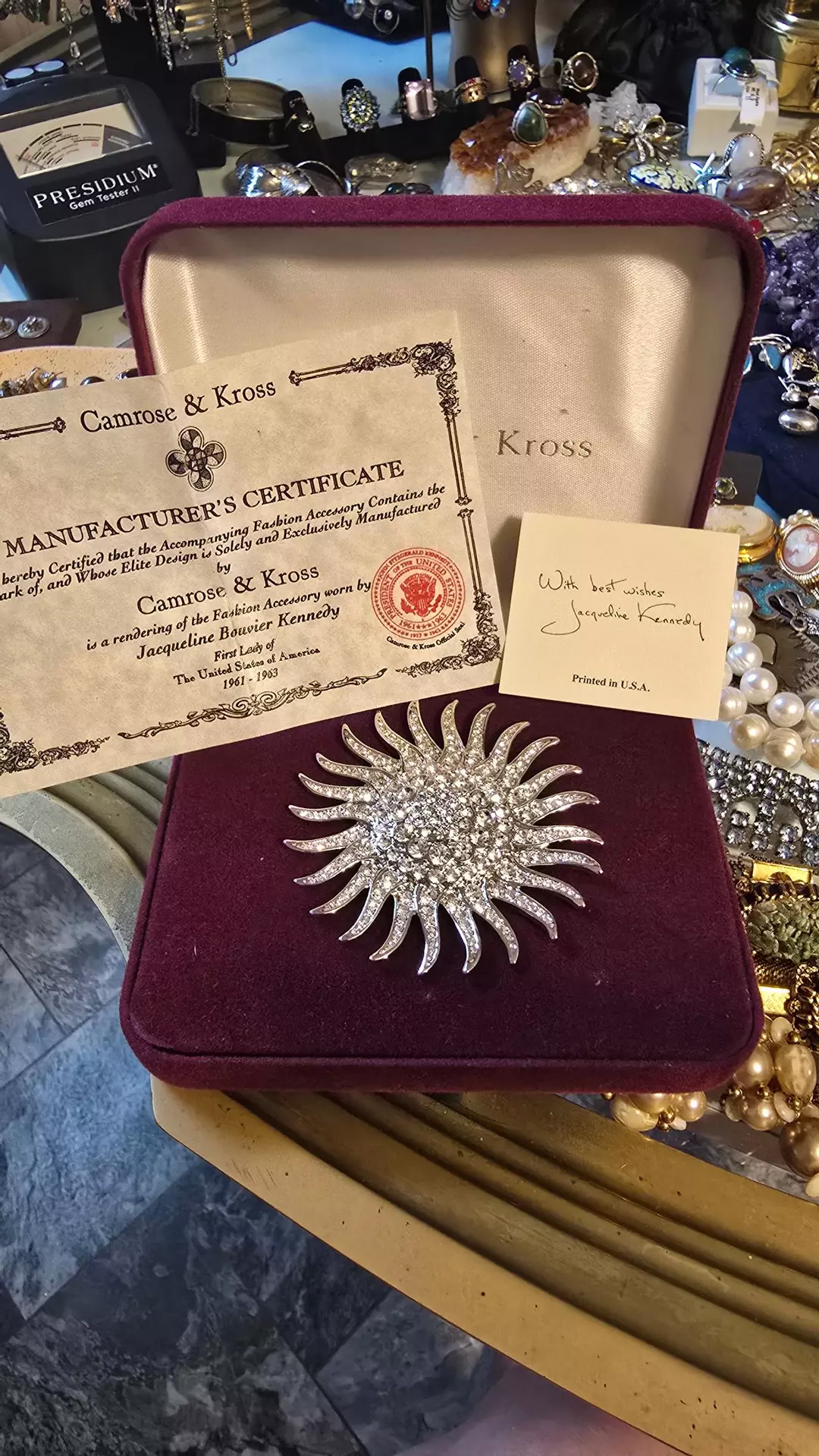 Collectibles Vintage Brooch  thumbnail