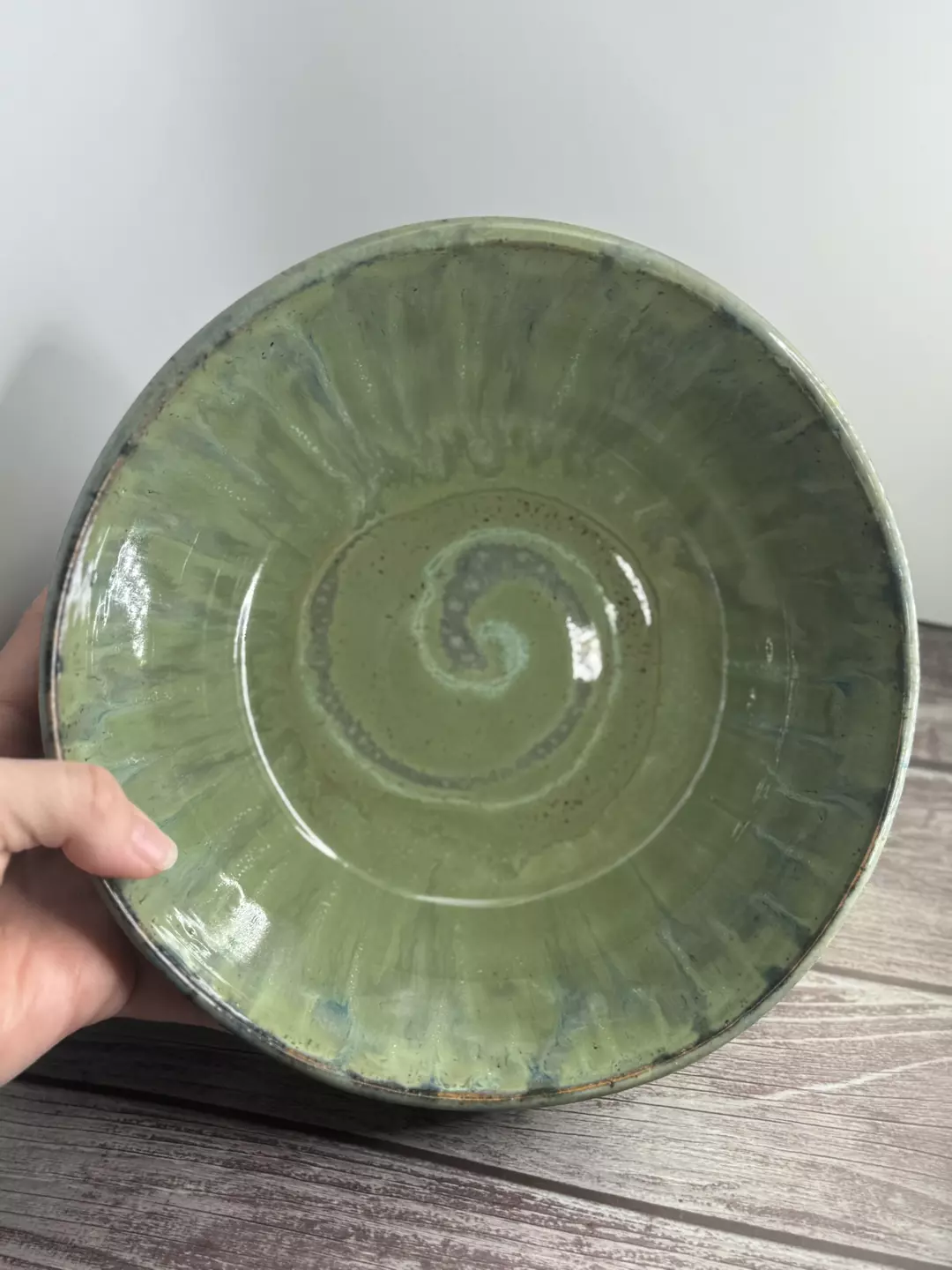 Green swirl Large carved bowl thumbnail
