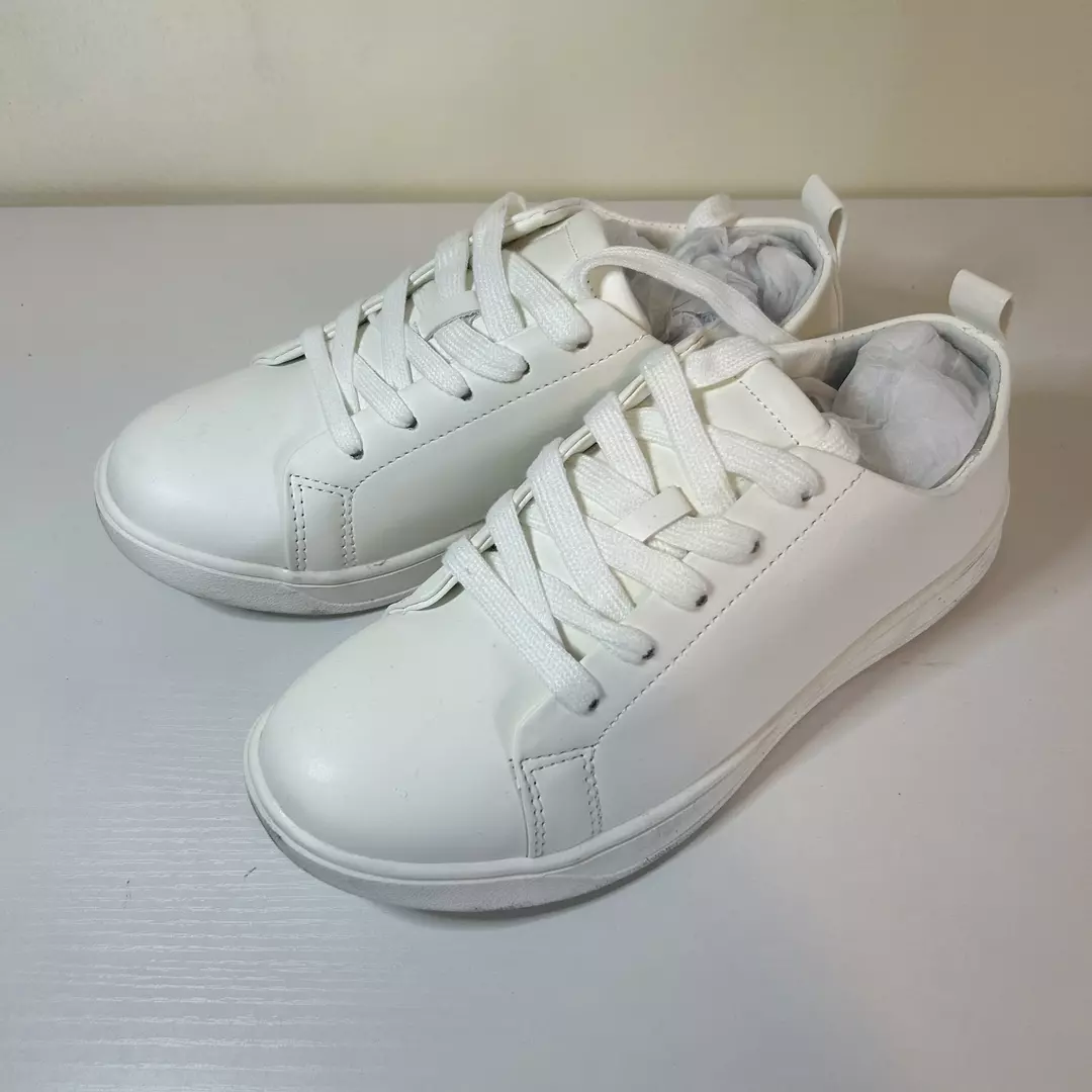 White Plain Sneakers. No Box. Women 7 1/2 thumbnail