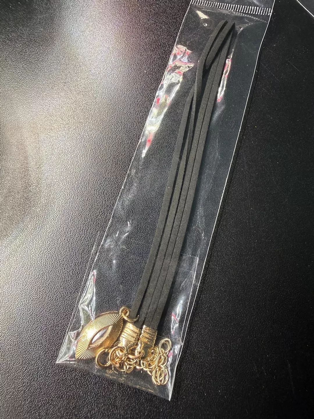 Black/Gold Pendant Choker thumbnail