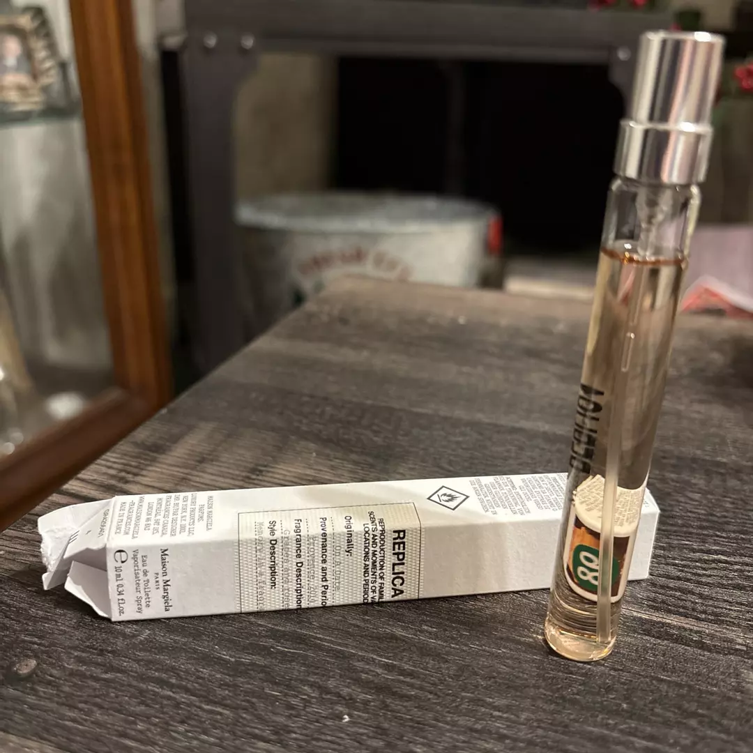 Maison Margiela Replica ON A DATE Eau De Toilette - Travel Size 0.34 Oz. / 10mL thumbnail