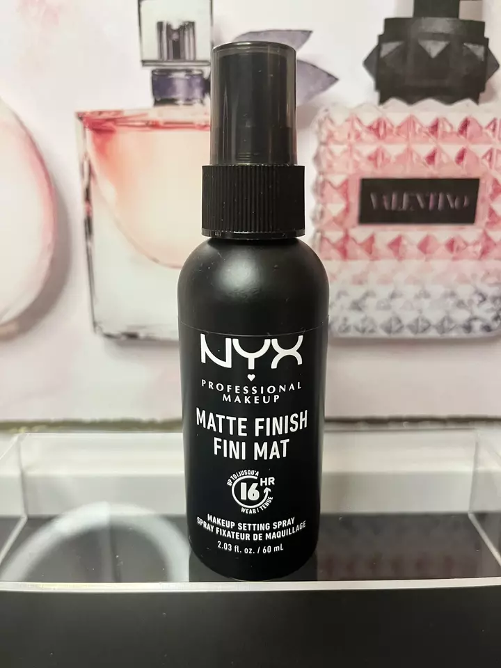 NYX MATTE SETTING SPRAY ( NWT) thumbnail