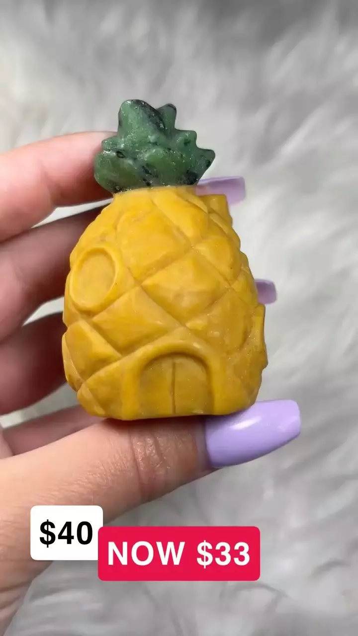 Yellow Aventurine Pineapple House thumbnail