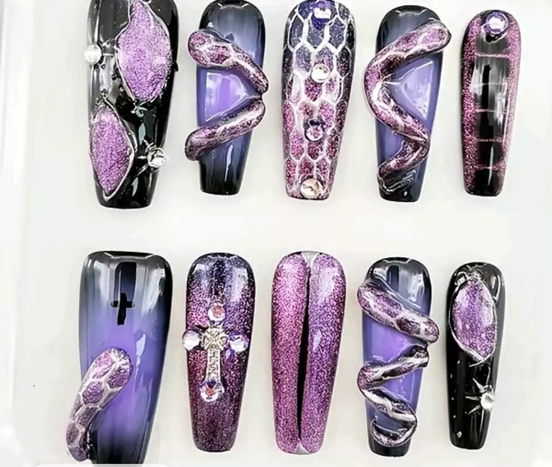 Snake Love Nail Set- L thumbnail