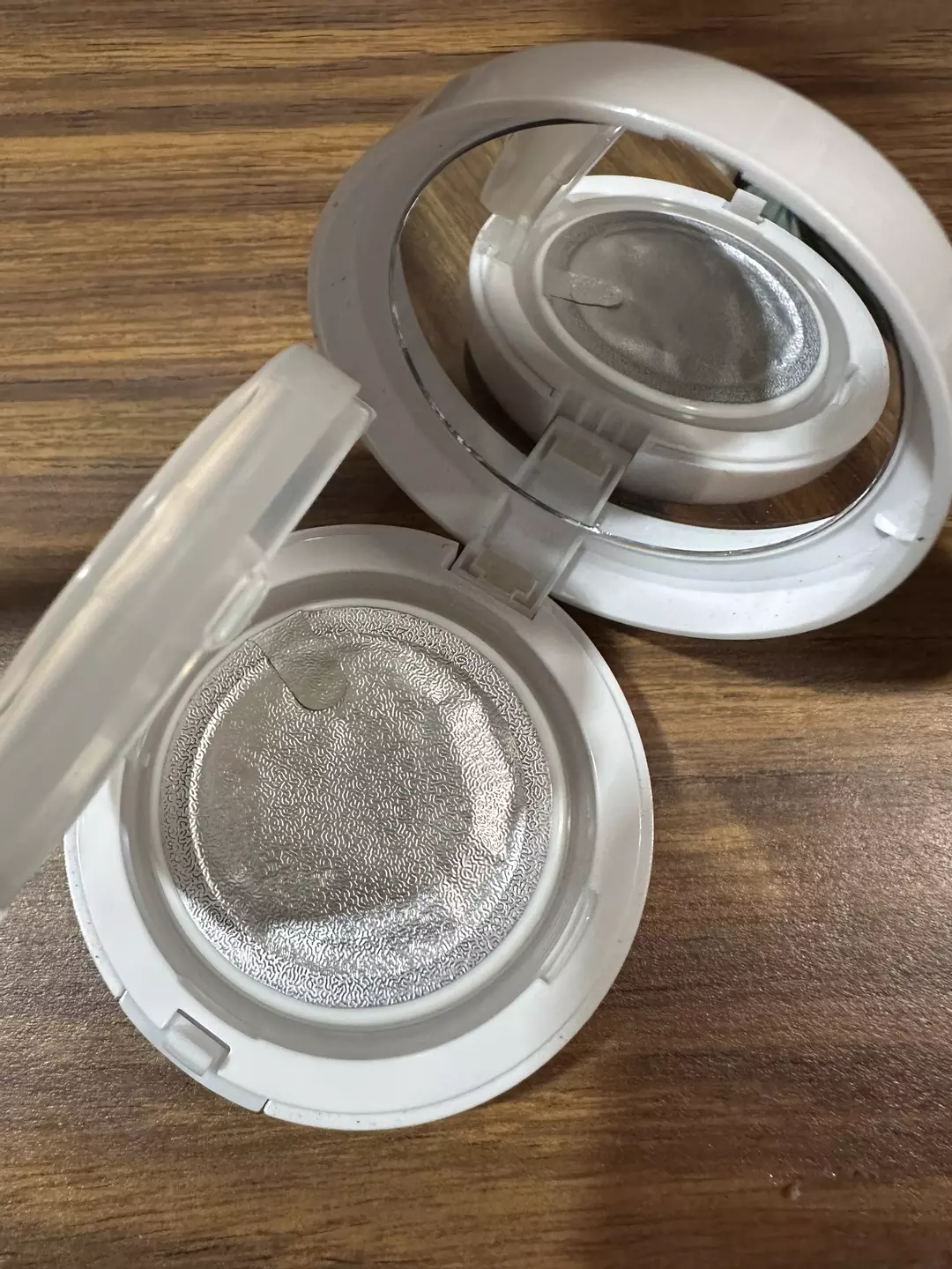 Guerlain Abeille Royale bee glow cushion 01 thumbnail