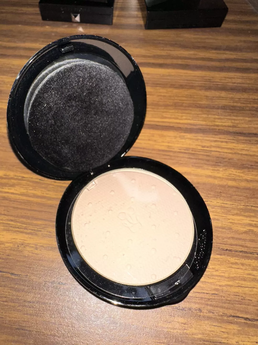 Givenchy transparent 2 Clair thumbnail