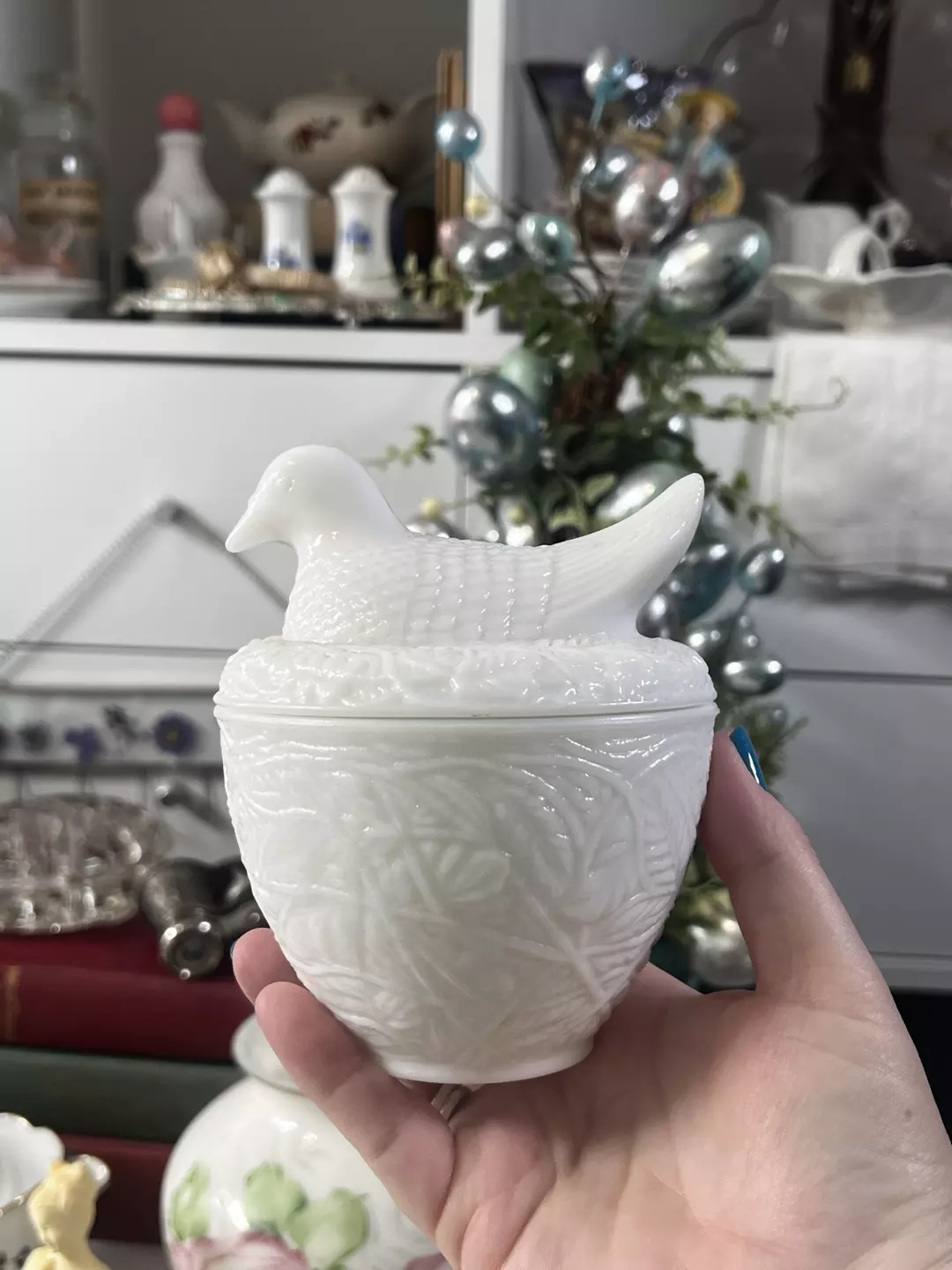 32. Vtg Avon Milk Glass Bird on Nest Lidded Candy Jar thumbnail