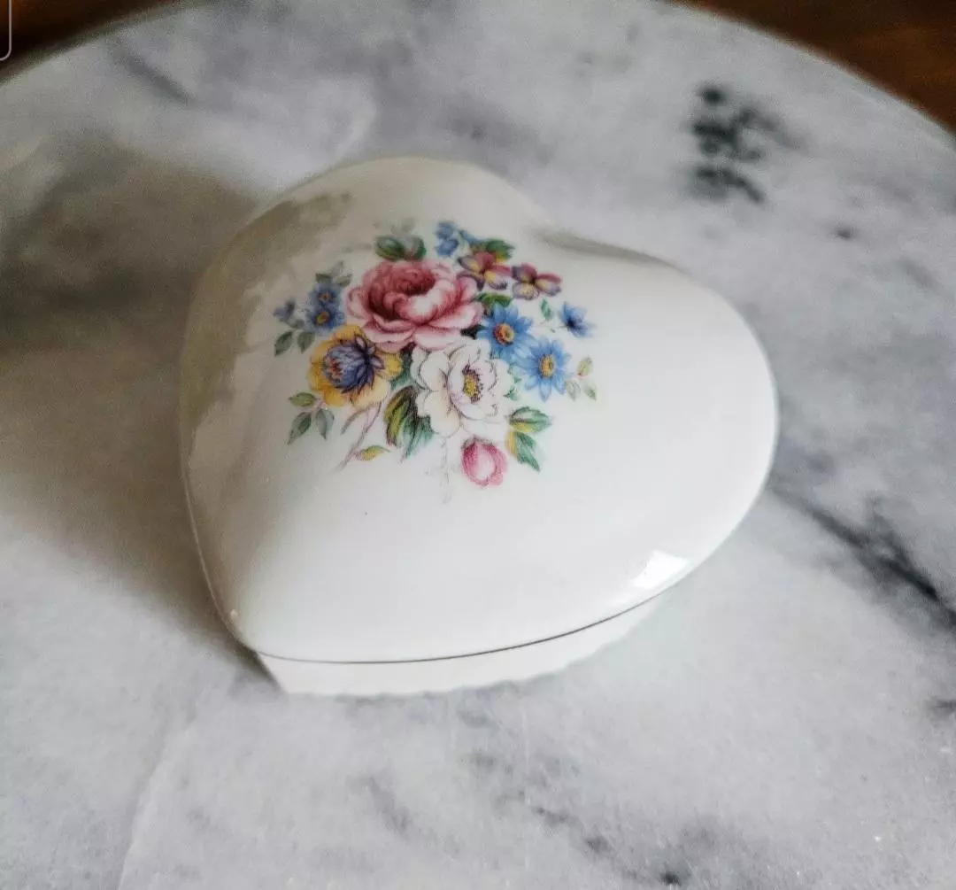 Papel Ceramic Heart Trinket Box thumbnail