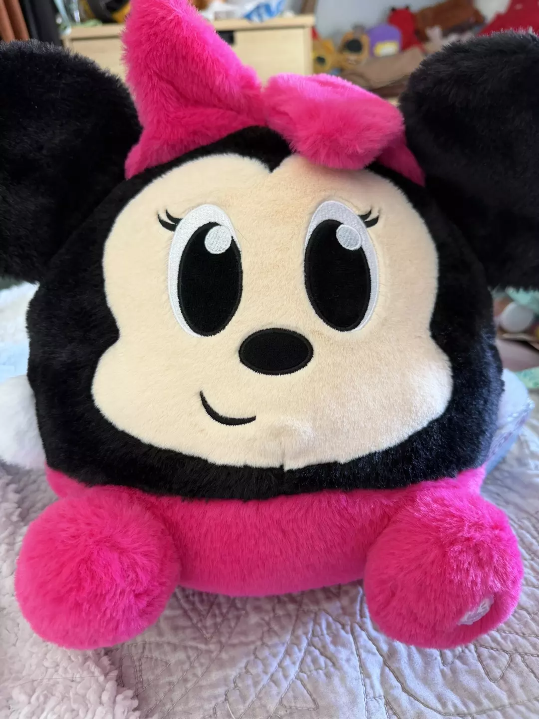Minnie Plush thumbnail