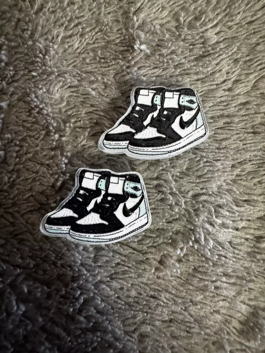 UNFINISHED BW Shoe earrings thumbnail