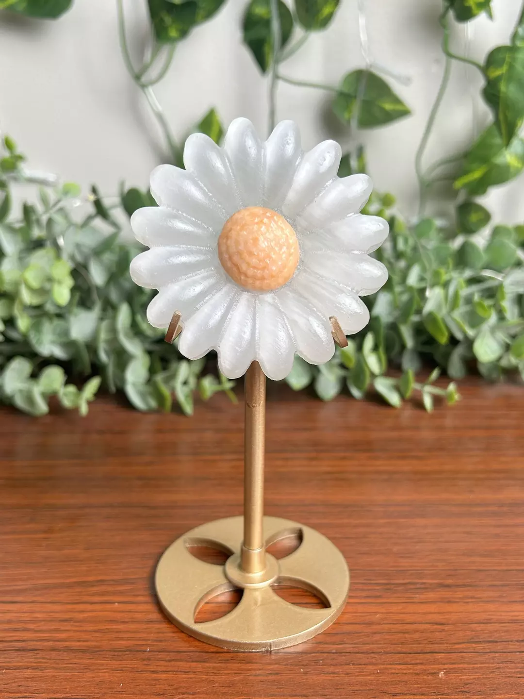 Satin Spar Daisy on stand thumbnail