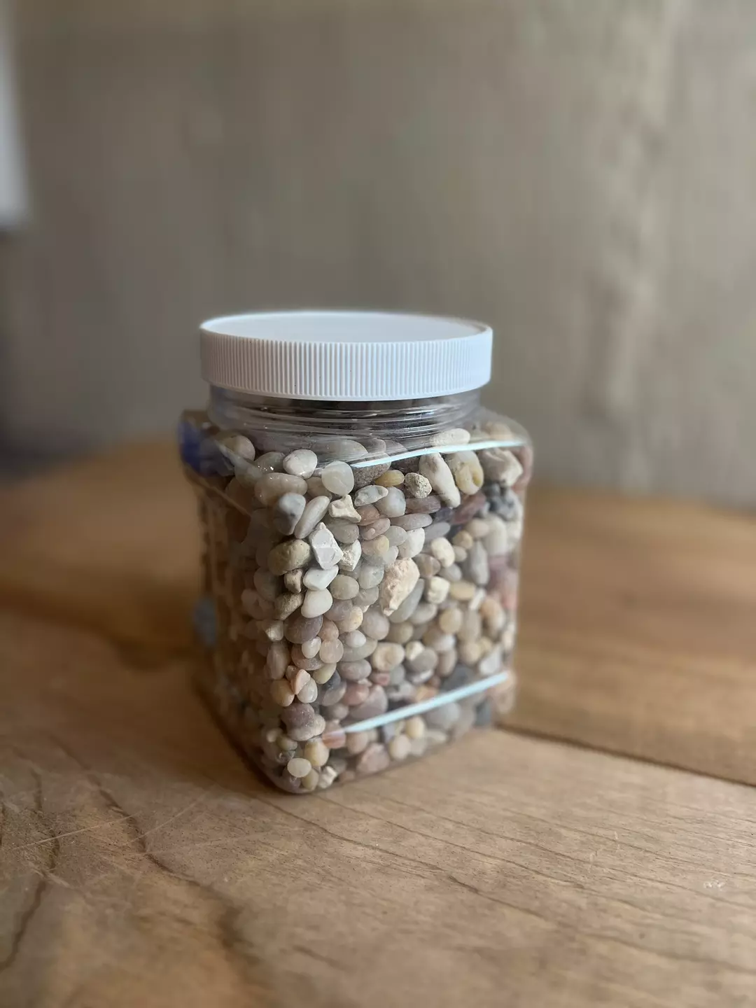 Decorative River Rock (3/4 lbs) thumbnail