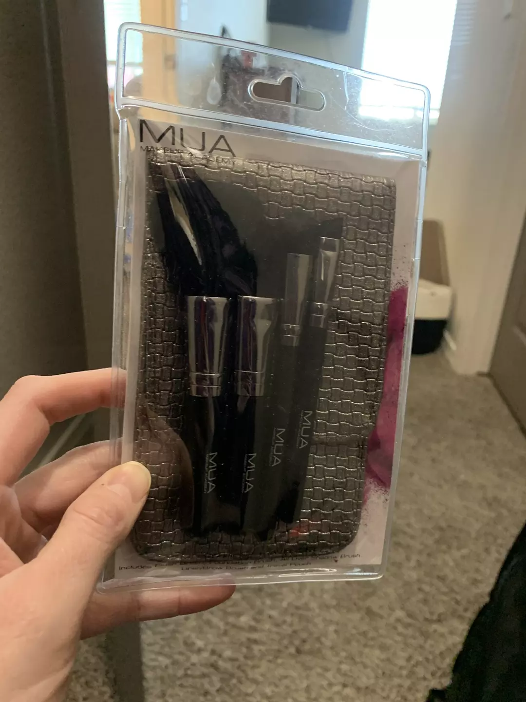 Makeup Brush Travel Kit thumbnail