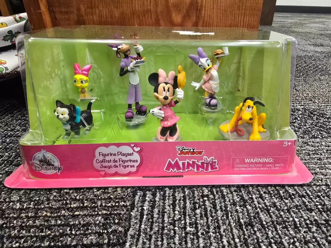 Minnie Mouse & Friends figures NIB (sticker residue) thumbnail