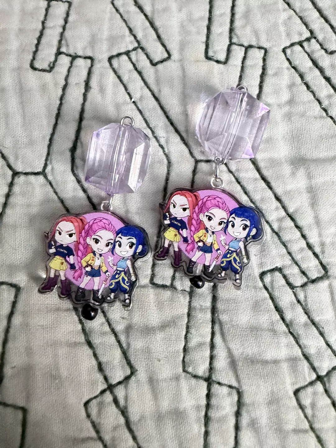 Huntrix earrings  thumbnail
