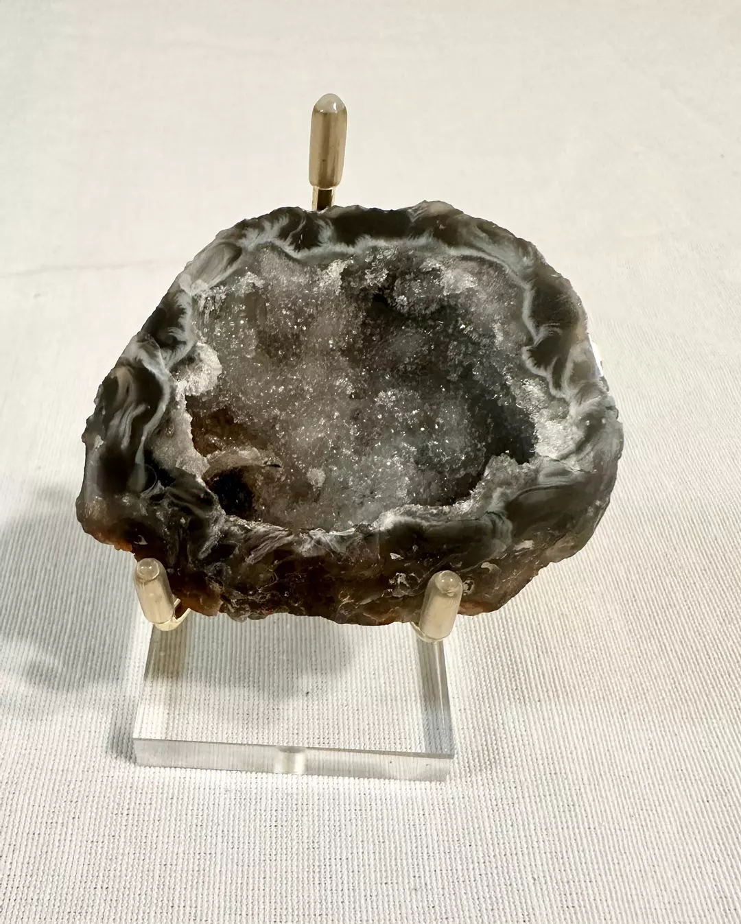 Geode with stand thumbnail